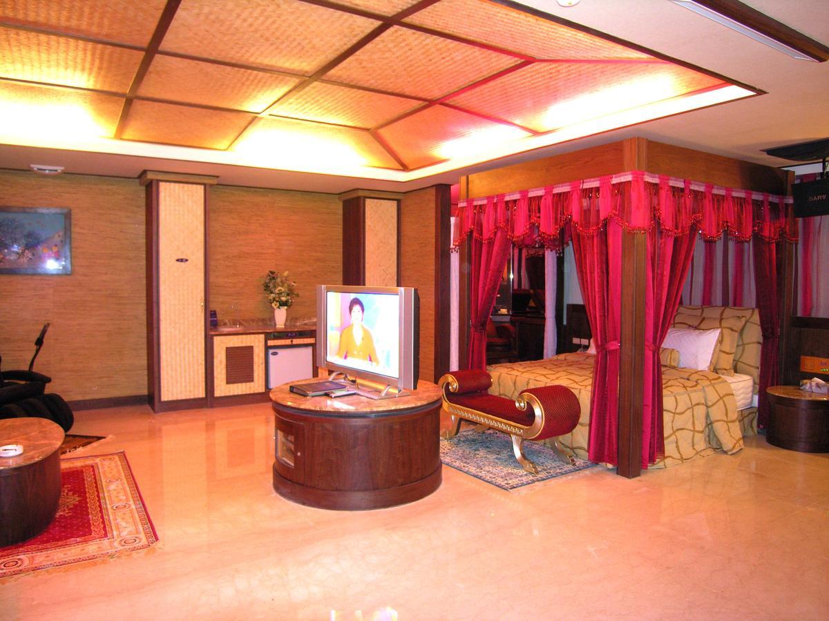 Daniel Spa Motel Pingzhen 외부 사진